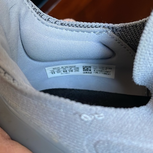 Adidas Primeblue made with parley ocean plastic Men’s Size 13 - Picture 8 of 9